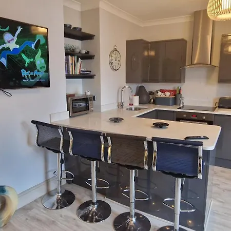 Pear Centre - Self Check-in * יורק